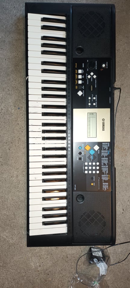 Keyboard Yamaha Ypt 220