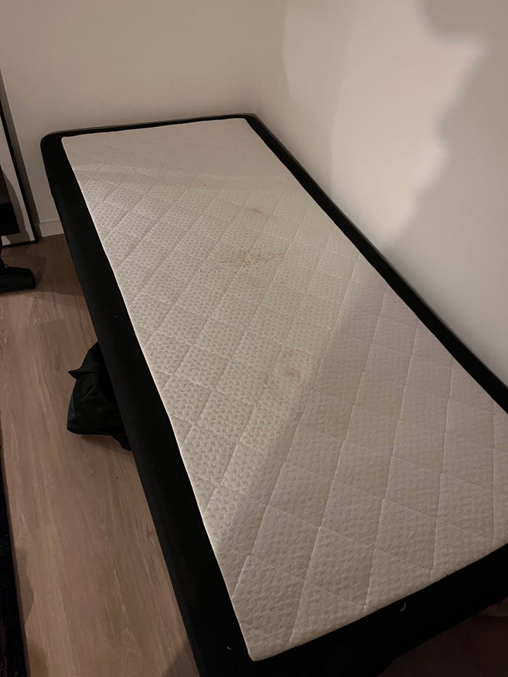 Enkeltseng, Ikea, b: 90 l: 200