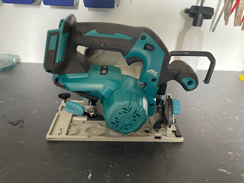 Rundsav, Makita DHS 680