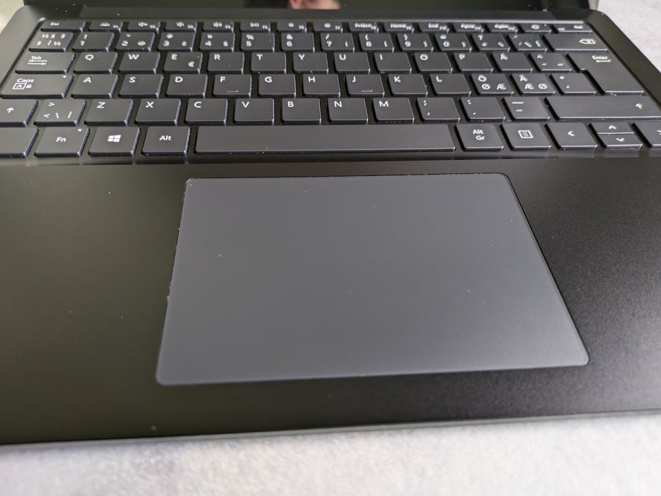 Microsoft Surface Laptop 3 God