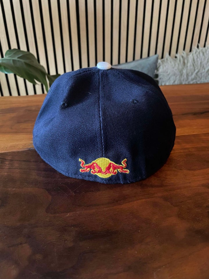 Kasket, Red Bull og New Era, str. 7