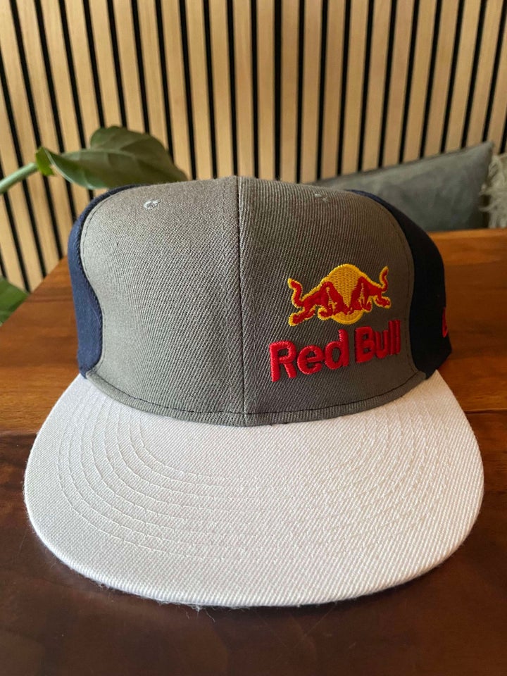 Kasket, Red Bull og New Era, str. 7