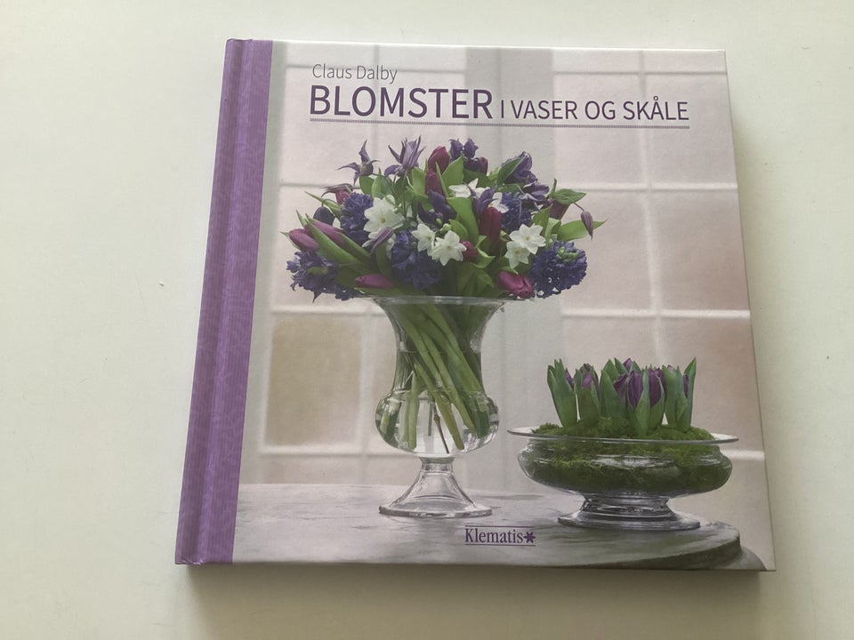 Blomster i vaser og skåle, Claus