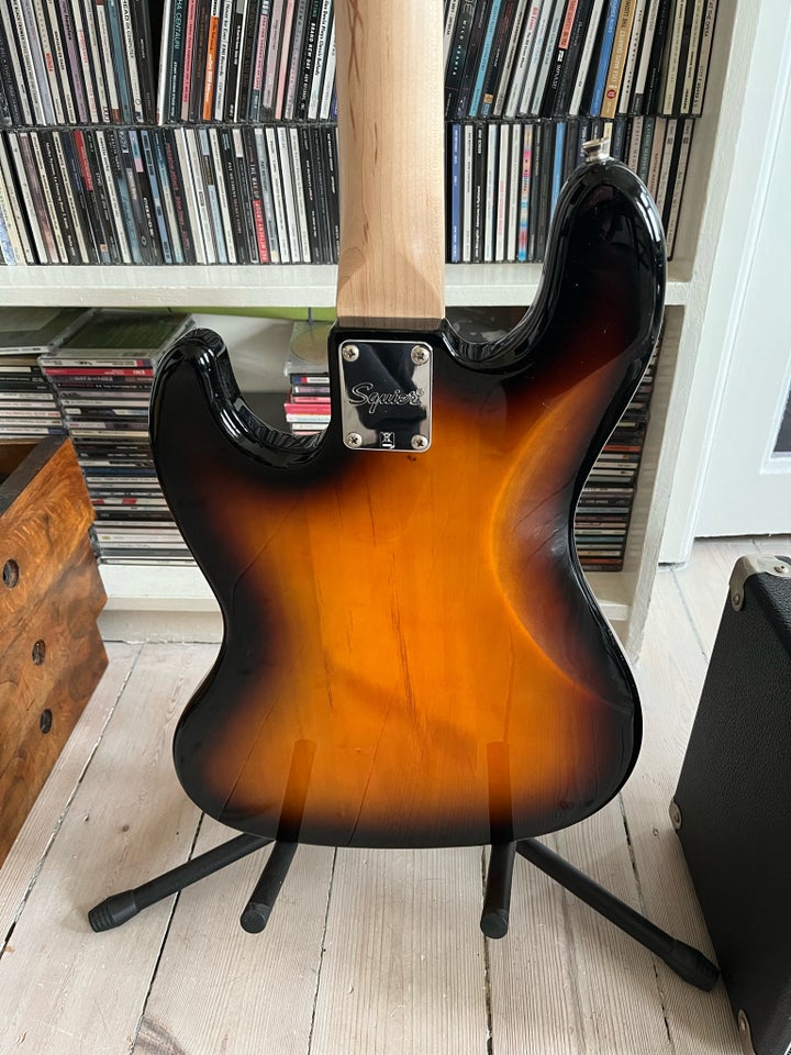 Elbas, Squier Jazz bas