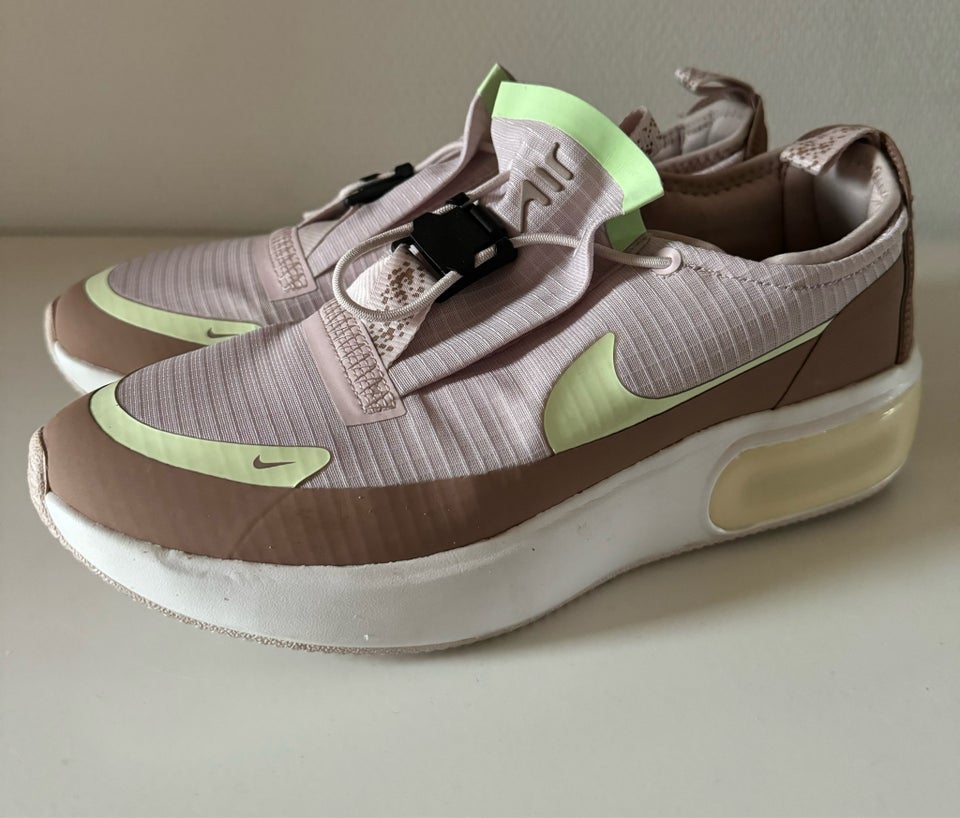 Kondisko, str. 42, Nike Air