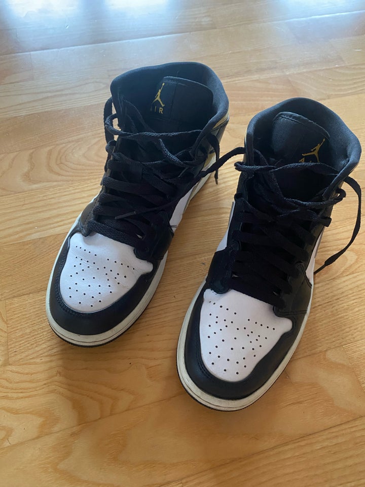 Sportssko, Air Jordan 1 MID, str.