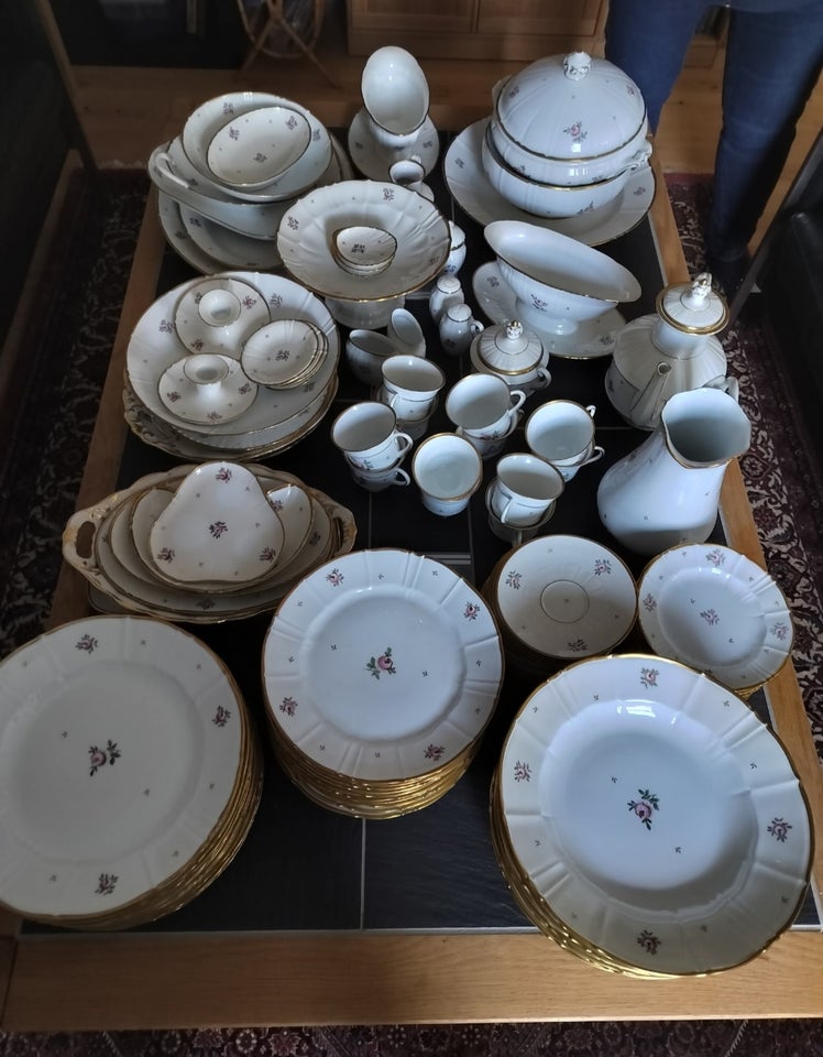 Porcelæn, Komplet stel til 12