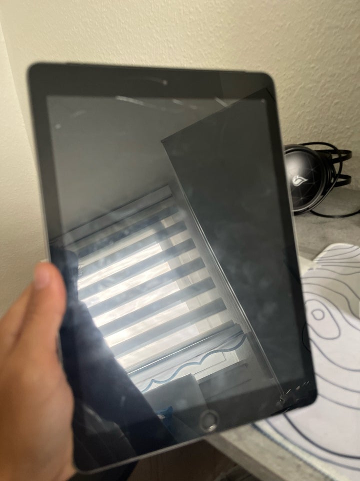 iPad 6 64 GB sort