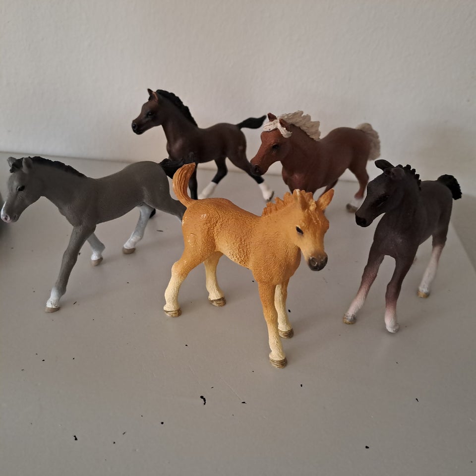 Blandet legetøj, 5 små Schleich