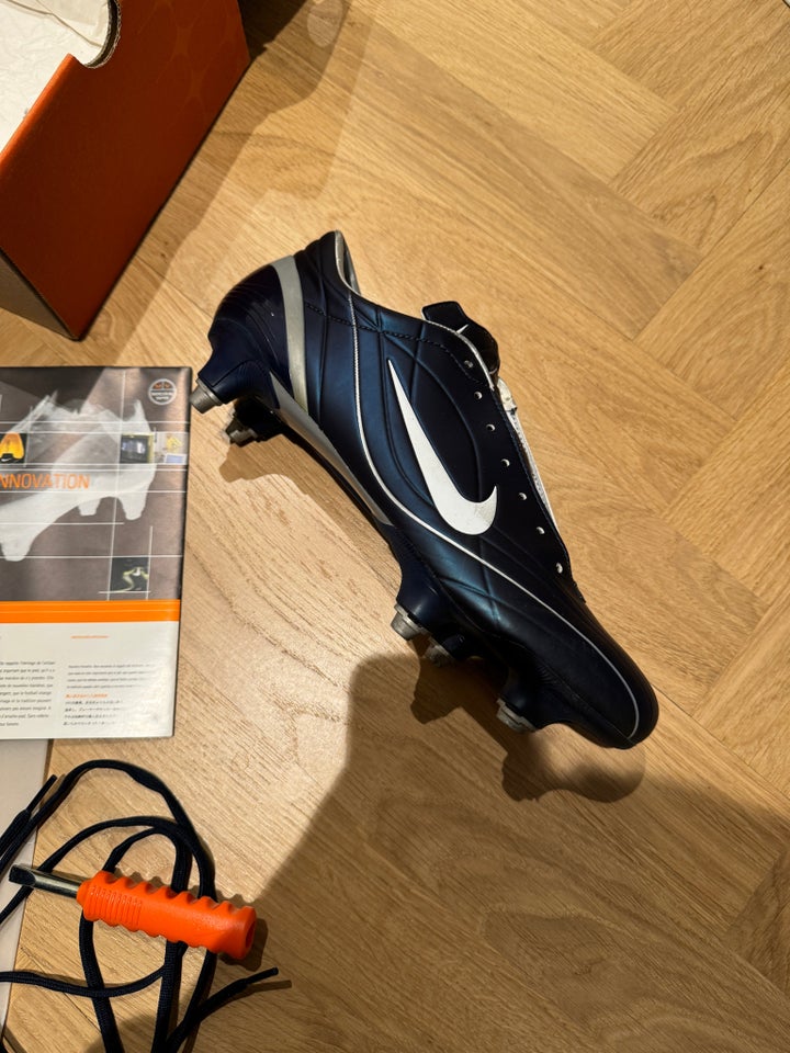 Fodboldstøvler, Nike mercurial