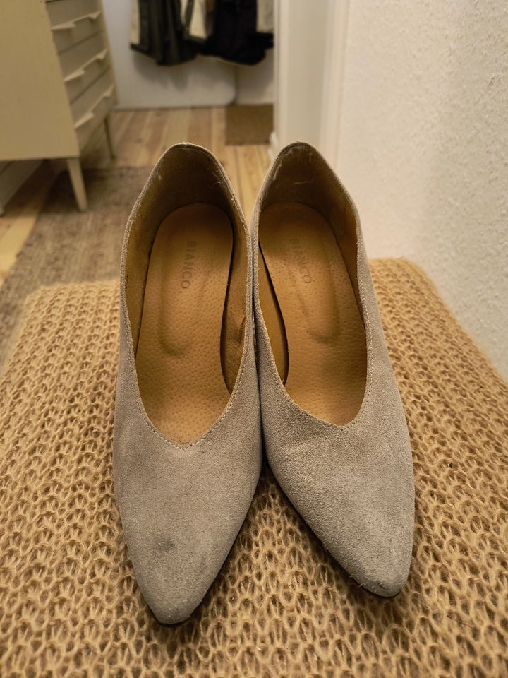 Pumps, str. 39, Bianco