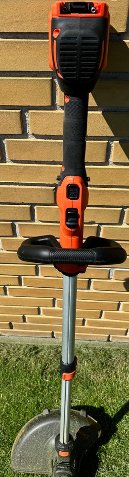 Græstrimmer Black + Decker