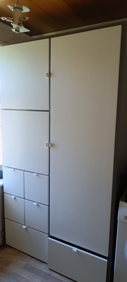 Garderobeskab Ikea b: 122 d: 59 h: