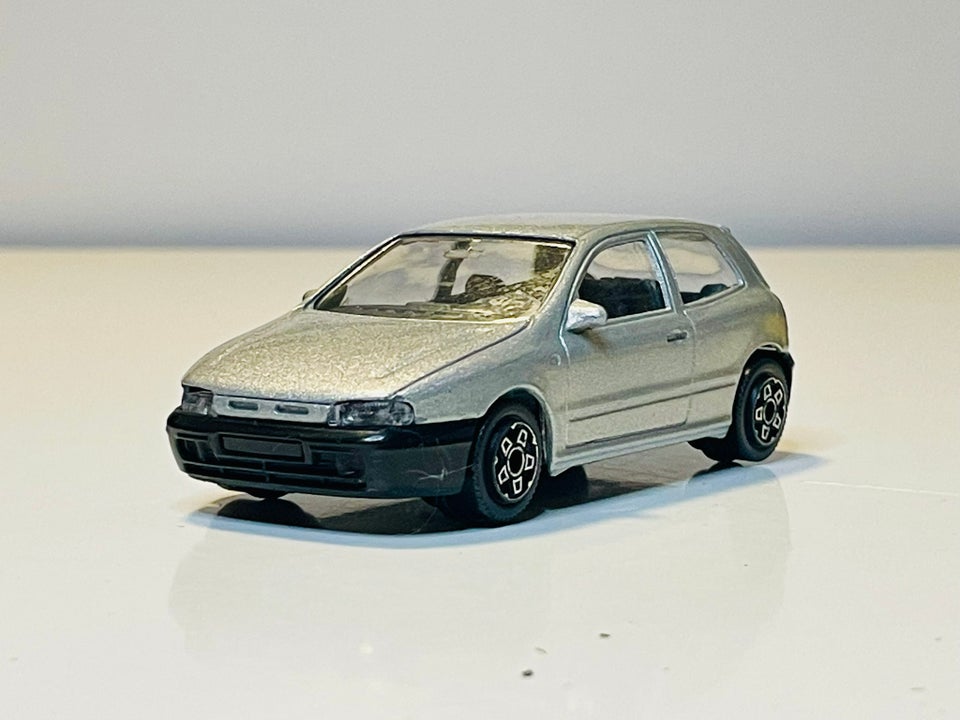 Modelbil, Bburago Fiat Bravo,