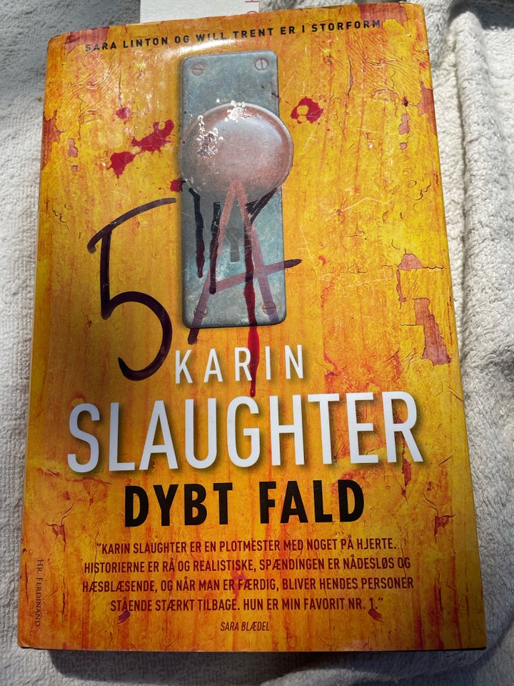 Dybt fald, Karin slaughter, genre: