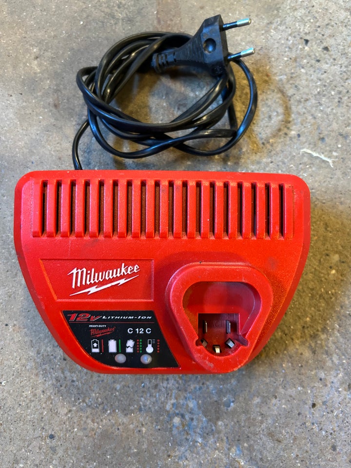 Oplader Milwaukee