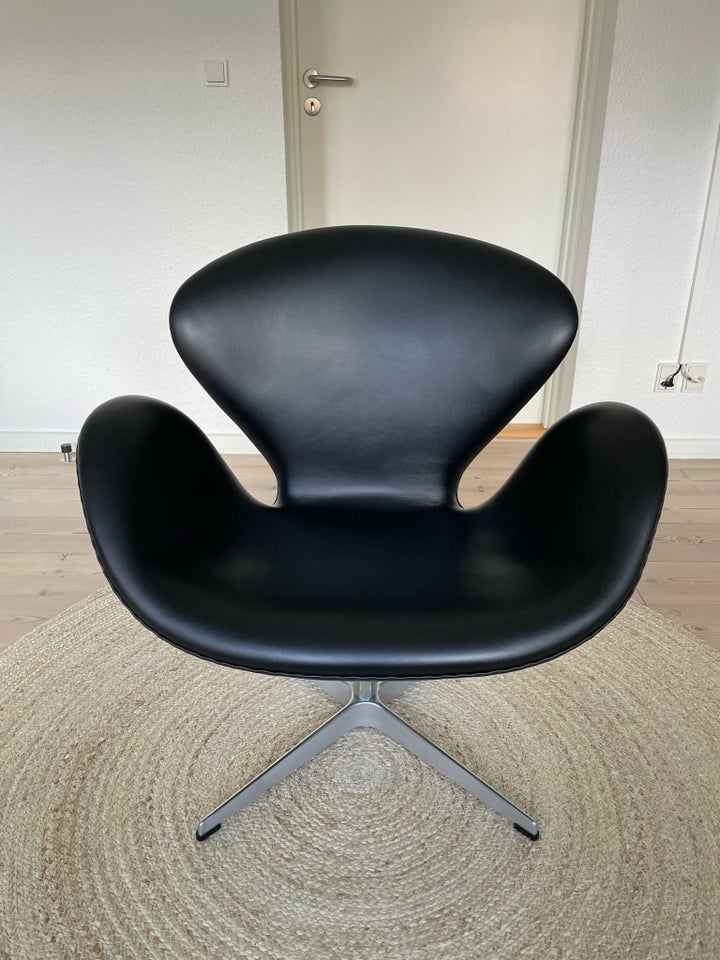 Arne Jacobsen Svanen 3320