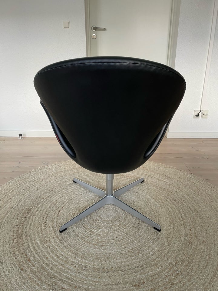 Arne Jacobsen Svanen 3320