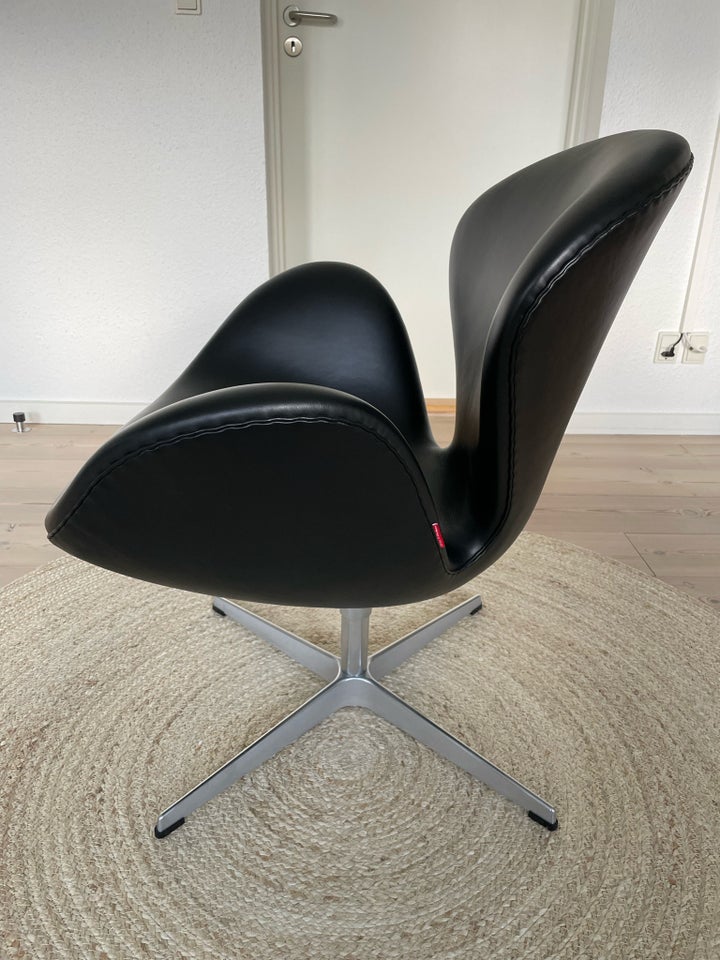 Arne Jacobsen Svanen 3320