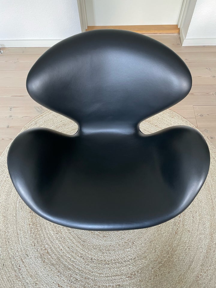 Arne Jacobsen Svanen 3320