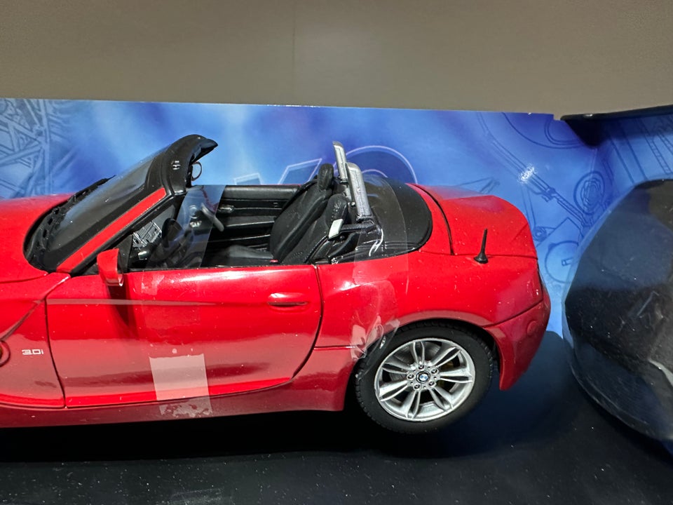 Modelbil, Ricko BMW Z4, skala 1/18