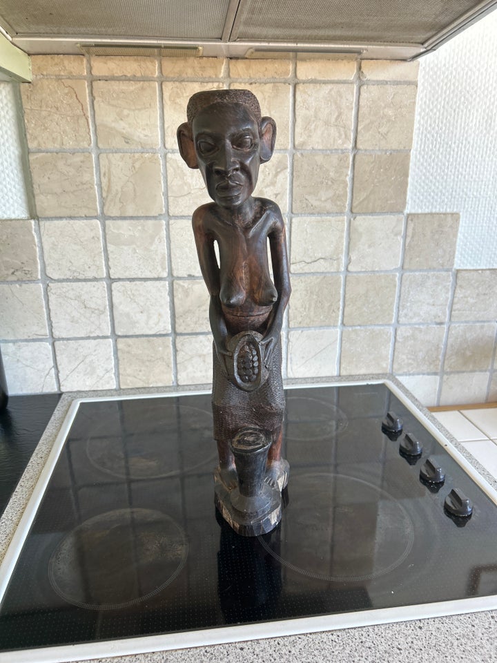 Afrikansk figur i træ