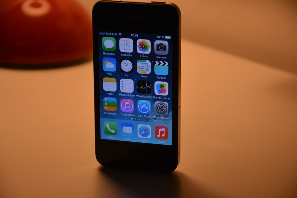 iPhone 4, 16 GB, sort