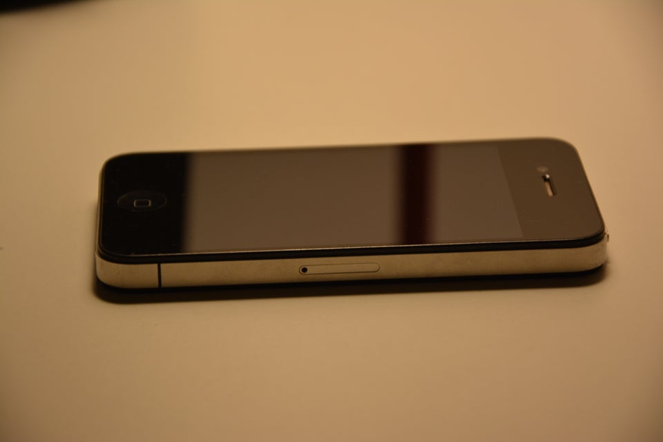 iPhone 4, 16 GB, sort