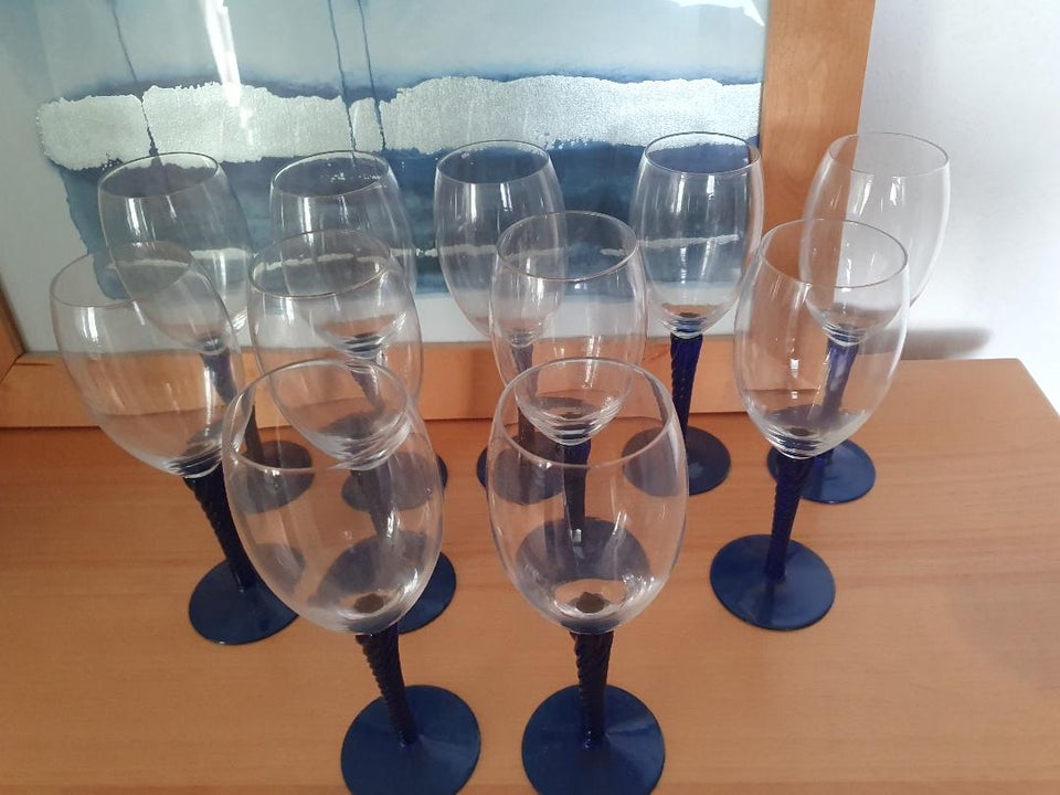 Glas 10 vinglas på blå fod