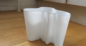 *Vase opal hvis glas Alvar Aalto