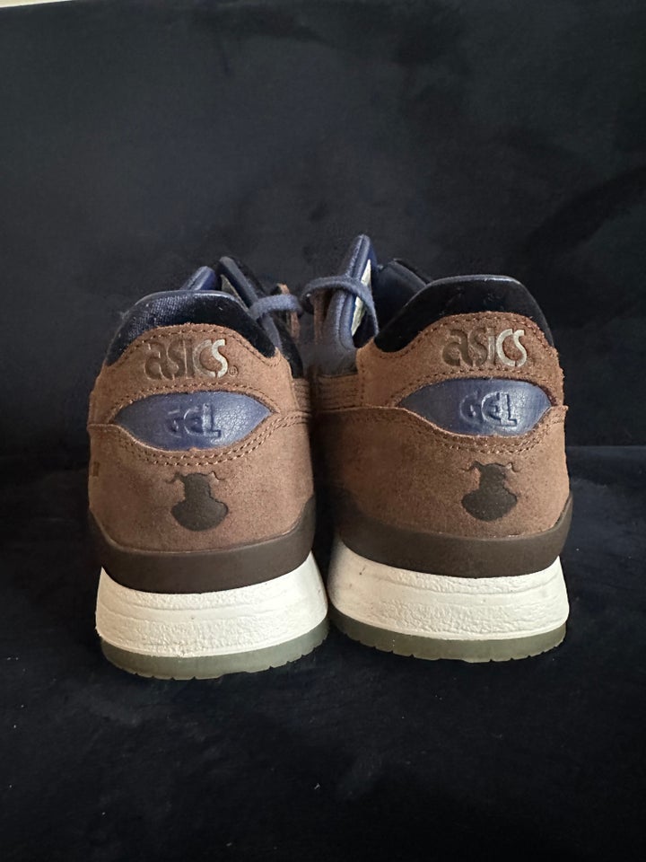 Sneakers, Asics x Disney, str. 43,5