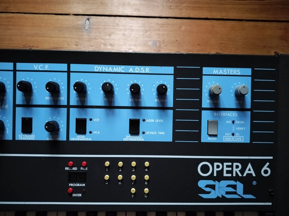 Synthesizer, Siel Opera 6