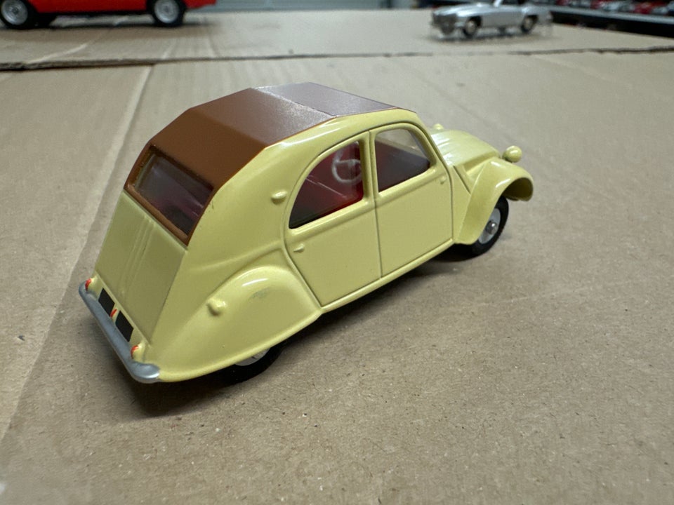 Modelbil, Citroën 2cv 1/43, skala