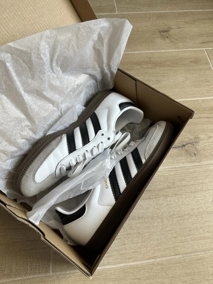 Sneakers, Adidas, str. 38