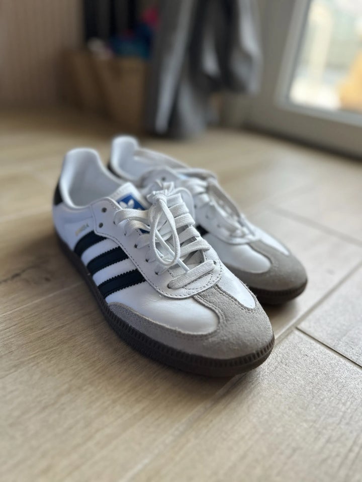 Sneakers, Adidas, str. 38