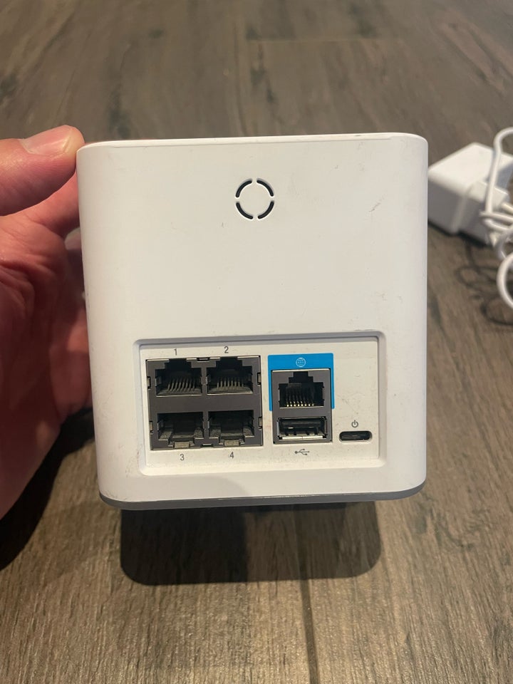 Router, AMPLIFI, Perfekt