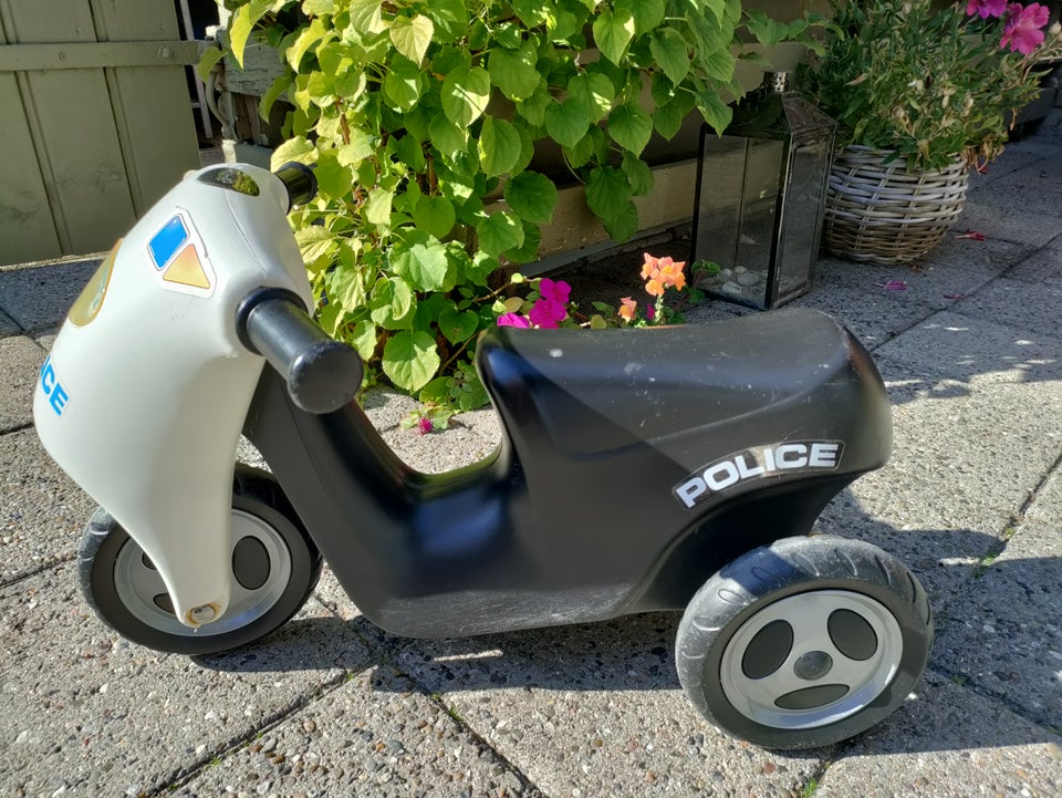 Scooter Politi med vogn Dantoy