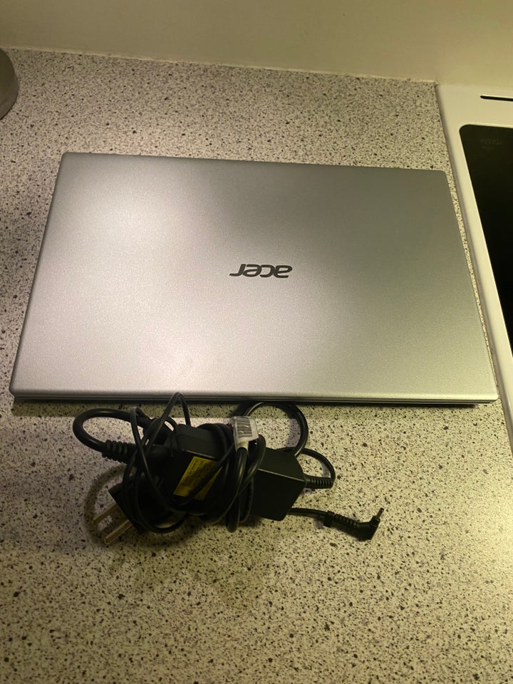 Acer, 2,8 GHz, 8 GB ram