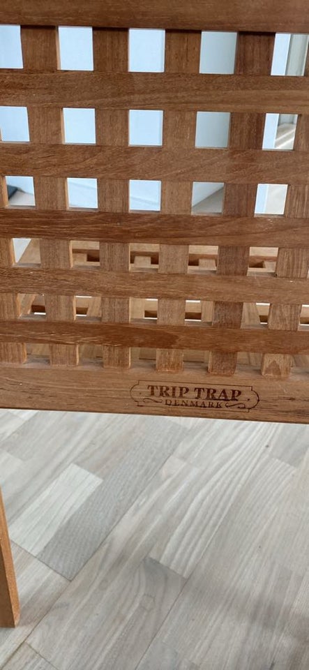 Andet, Trip Trap avisholder