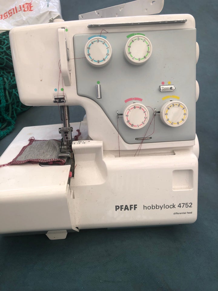 Pfaff hobbylock 4752