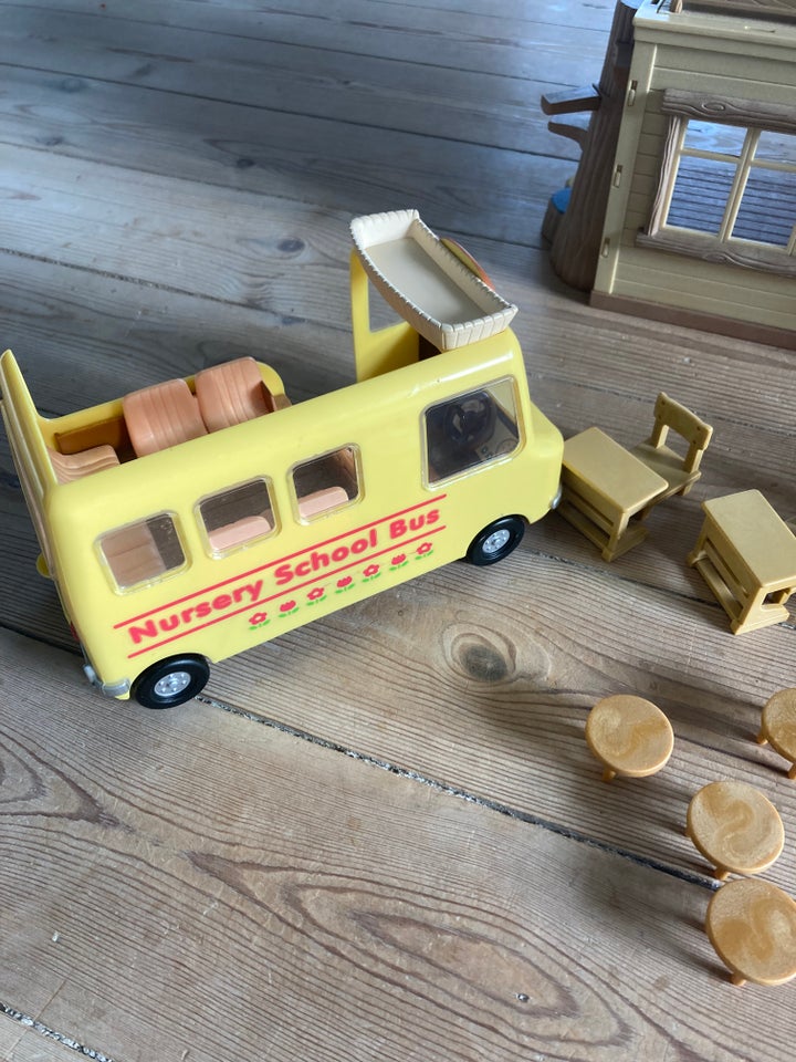 Sylvanian, Skolestue / skolebus,