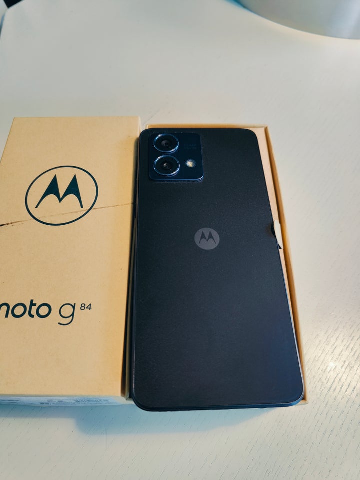 Motorola Moto g84 5G, 256GB/12ram ,