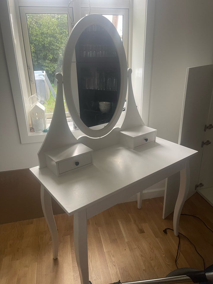 Makeup bord , Hemnes