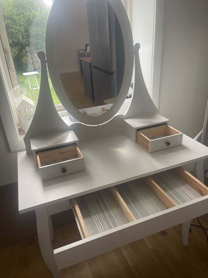 Makeup bord , Hemnes