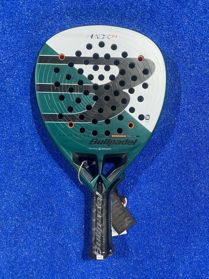 Padel bat, Bullpadel HACK 04