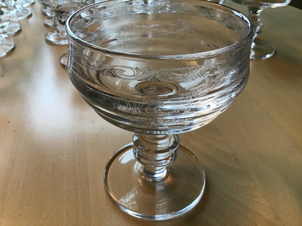 Glas, Champangeskåle