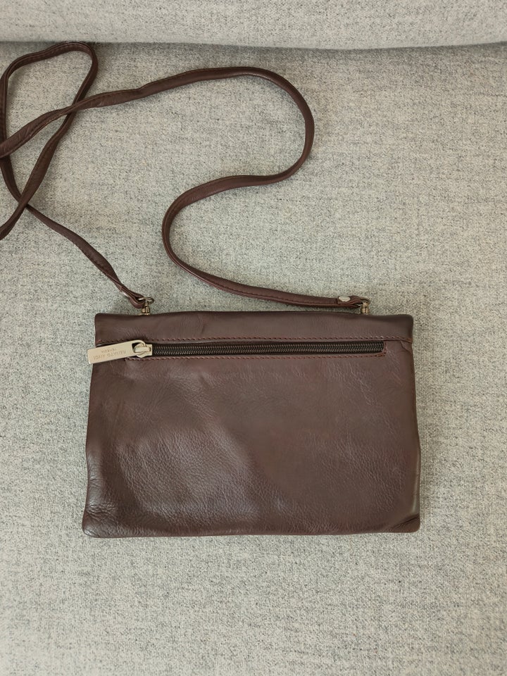 Crossbody, Renato Angi