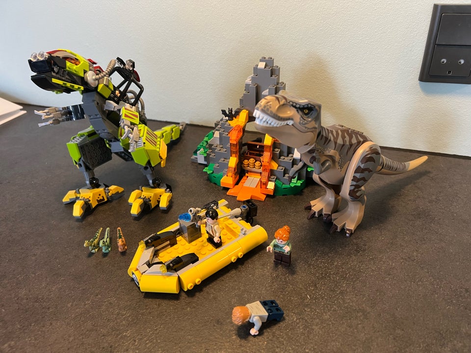 Lego Dino, Lego 75938 Dinokamp: T.