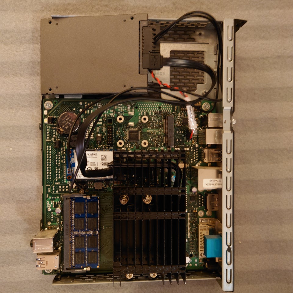 Fujitsu, FUTRO S720, AMD GX-222GC