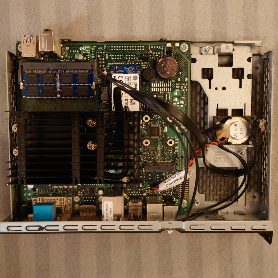 Fujitsu, FUTRO S720, AMD GX-222GC